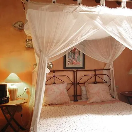 Sleeps 4 Pool Wifi Apartment *