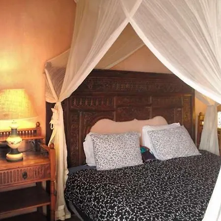 Apartment Sleeps 4 Pool Wifi