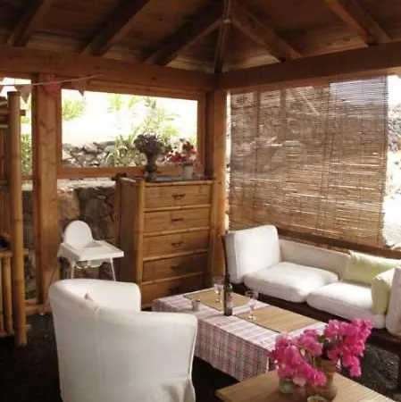 Sleeps 4 Pool Wifi Apartment *